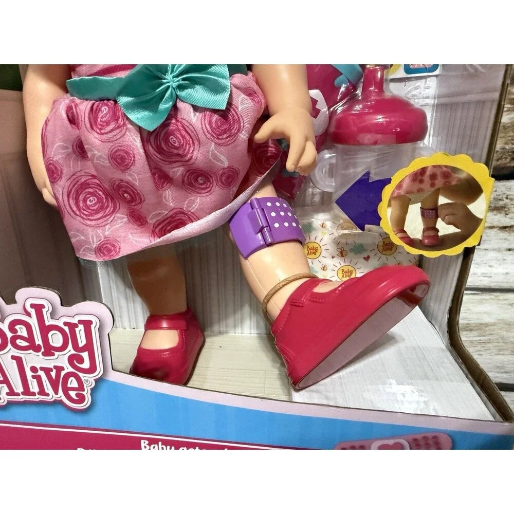 Hasbro Blonde BABY ALIVE Baby Gets A Boo Boo New In Box Vintage